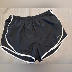 Black Nike Shorts L